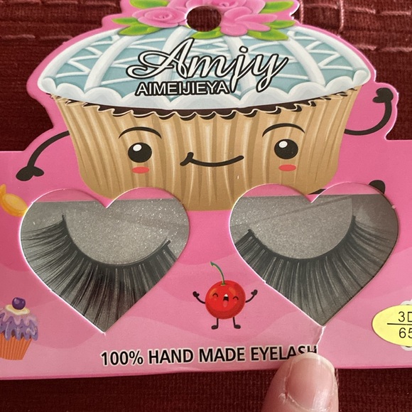 🆕2 Sets of Faux EyeLashes: 3D/75 & 3D/12. No glue needed - Picture 3 of 5